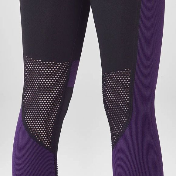 🏋🏽✨Seamless High-Waisted Statement Legging✨🏋🏽 - Picture 3 of 4